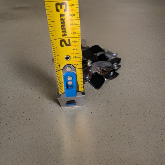 Shades of Grey Dark and Light Mother of Pearl Bracelet - Picture 4 of 5